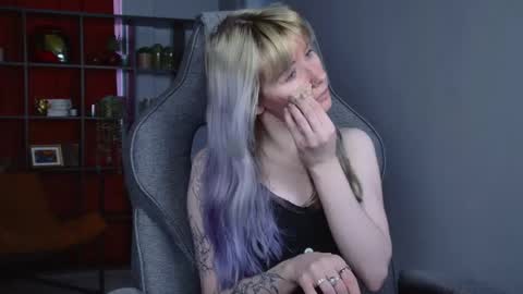 Snapshot of lexiwenford chatting on May 25, 2:39 am Lexi Wenford NO NUDE GODDESS online show from May 25, 2:39 am