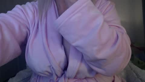 Snapshot of lexxa_blond chatting on May 14, 10:38 pm Hannah online show from May 14, 10:38 pm