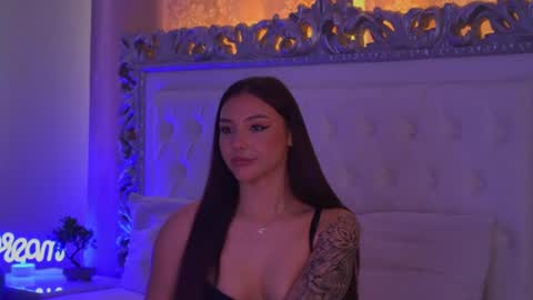 Snapshot of lexy_banks chatting on June 16, 8:28 am LexyBanks online show from June 16, 8:28 am