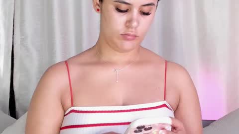 Snapshot of lexy_from_heaven chatting on January 19, 12:39 pm From Heaven My Lovely Baby online show from January 19, 12:39 pm