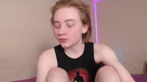 Snapshot of lexy_l0vy chatting on April 24, 8:28 am LexxxY online show from April 24, 8:28 am