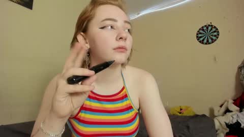 Snapshot of lexy_l0vy chatting on June 4, 6:19 am LexxxY online show from June 4, 6:19 am