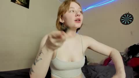 Snapshot of lexy_l0vy chatting on June 7, 8:51 am LexxxY online show from June 7, 8:51 am
