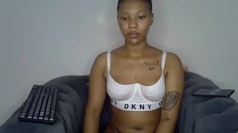 Snapshot of lexybonyy chatting on June 9, 9:32 am Lexy online show from June 9, 9:32 am