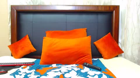 Silindile Caroline Madlala online show from January 11, 9:46 pm