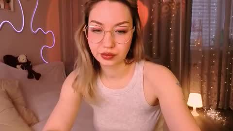 Lily online show from March 10, 1:54 am
