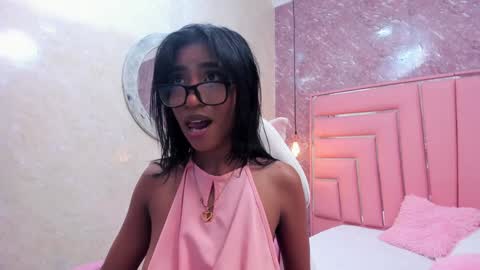 Snapshot of leyla_ebony chatting on January 4, 3:07 pm Leyla online show from January 4, 3:07 pm