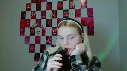 Leyla online show from November 19, 8:25 am