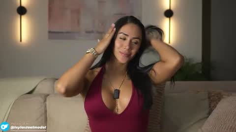 Snapshot of leyla_steel chatting on June 16, 1:30 am INSTA leylasteel model online show from June 16, 1:30 am