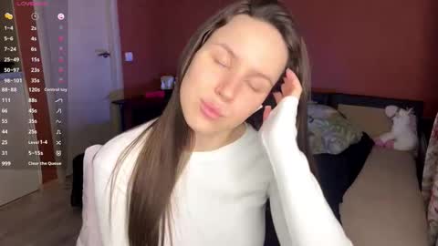 Snapshot of lezlieimeson chatting on February 6, 7:50 pm Adeline Di or just cute girl3 online show from February 6, 7:50 pm