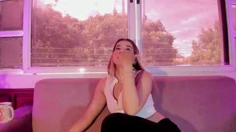 LEZY online show from October 1, 1:50 pm