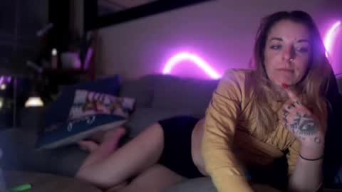 Hornystonerchick online show from December 16, 4:02 am