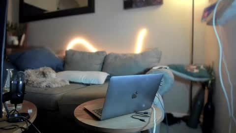 Hornystonerchick online show from December 24, 12:44 am