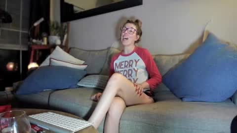 Hornystonerchick online show from December 26, 3:27 am