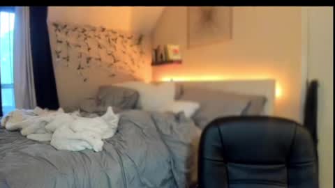 Hornystonerchick online show from March 3, 12:15 am