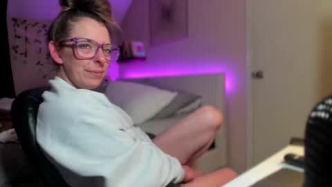 Hornystonerchick online show from March 10, 8:15 am