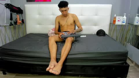 Snapshot of lia78couple chatting on April 23, 10:12 pm lia78couple online show from April 23, 10:12 pm