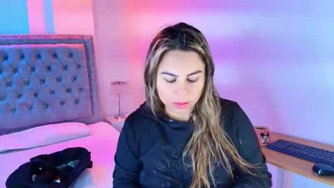 Lia  online show from February 25, 3:27 am