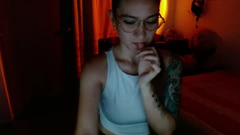 Snapshot of lia_ana_ chatting on May 5, 5:37 am liliana online show from May 5, 5:37 am