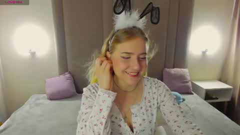 Snapshot of lia_candyyy chatting on July 10, 1:43 am lia_candyyy online show from July 10, 1:43 am