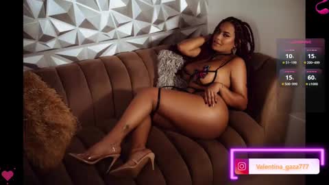 Snapshot of lia_daniiels01 chatting on February 10, 11:34 pm V A L online show from February 10, 11:34 pm