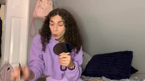 Snapshot of lia_hdz chatting on October 27, 9:30 pm Kabroncita online show from October 27, 9:30 pm