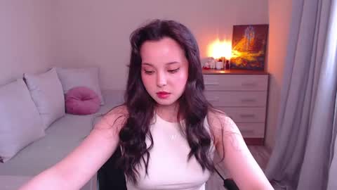 Snapshot of lia_hetty chatting on June 2, 1:57 pm L I A online show from June 2, 1:57 pm
