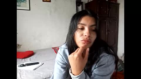 Lia online show from February 6, 1:14 pm