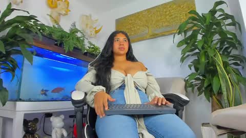 lia_lovelly online show from April 14, 4:51 am