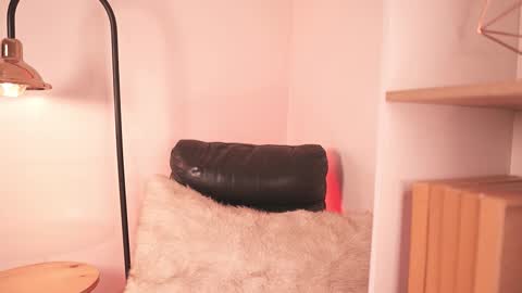 liaa online show from December 14, 4:01 pm