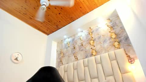 lia_mariana online show from December 16, 6:24 pm