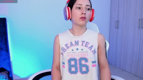 Little Queen Lia  online show from February 5, 12:53 am