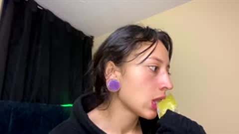 Little Queen Lia  online show from February 11, 11:32 pm