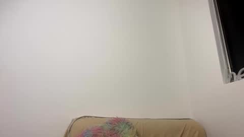 Snapshot of lia_queen610 chatting on May 13, 1:14 am Little Queen Lia online show from May 13, 1:14 am