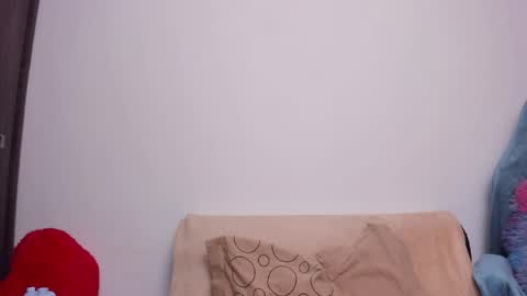 Snapshot of lia_queen610 chatting on May 29, 11:47 pm Little Queen Lia online show from May 29, 11:47 pm