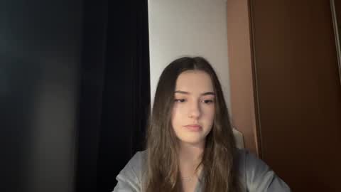 Snapshot of lia_queenie chatting on June 16, 7:22 am Lia online show from June 16, 7:22 am