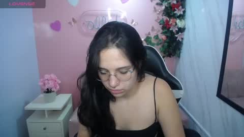 Snapshot of lia_rose_ch chatting on July 29, 2:43 am lia_rose_ch online show from July 29, 2:43 am