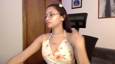 Snapshot of lia_sexycam chatting on February 13, 12:17 am lia_sexycam online show from February 13, 12:17 am