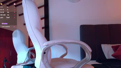 Snapshot of lia_tinez chatting on July 6, 10:01 pm Lia online show from July 6, 10:01 pm