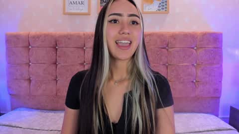 Snapshot of liaa_18 chatting on February 5, 6:35 am Liaa online show from February 5, 6:35 am