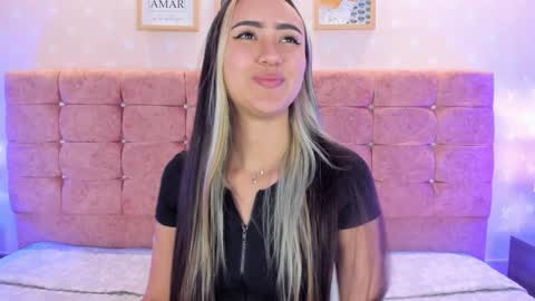 Snapshot of liaa_18 chatting on February 5, 9:36 am Liaa online show from February 5, 9:36 am