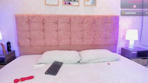 Snapshot of liaa_18 chatting on February 15, 5:41 am Liaa online show from February 15, 5:41 am