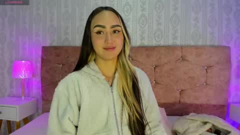 Snapshot of liaa_18 chatting on September 9, 3:39 am Liaa online show from September 9, 3:39 am