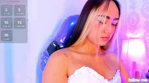 Snapshot of liaa_18 chatting on November 8, 3:07 am Liaa online show from November 8, 3:07 am