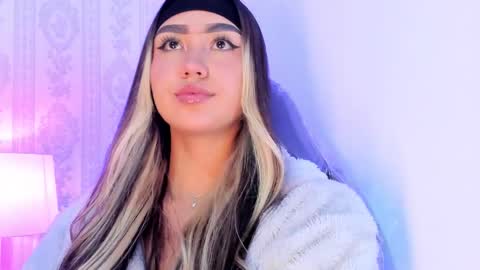 Snapshot of liaa_18 chatting on February 13, 3:35 am Liaa online show from February 13, 3:35 am