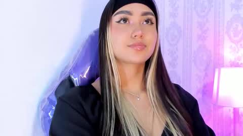 Snapshot of liaa_18 chatting on February 28, 4:35 am Liaa online show from February 28, 4:35 am