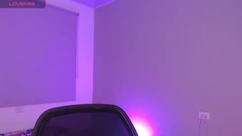 Snapshot of liaa_cute_ chatting on November 1, 2:46 am lia online show from November 1, 2:46 am