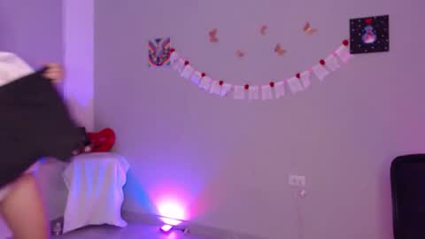   lia  online show from March 27, 3:23 am