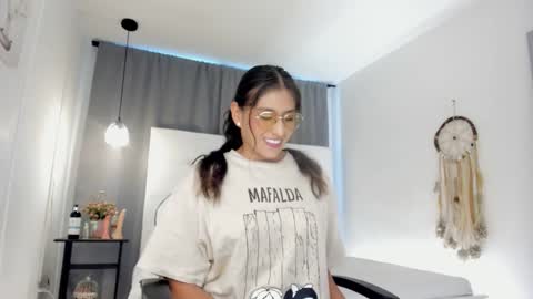 Snapshot of liaa_moretti_ chatting on January 13, 7:19 pm Liaa online show from January 13, 7:19 pm