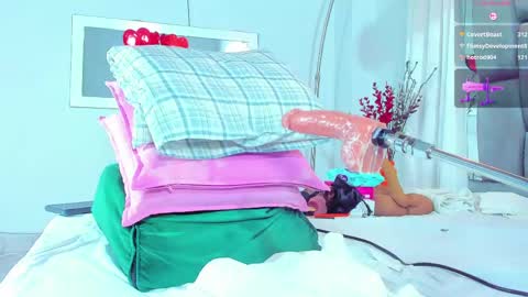 Snapshot of liaantonella69 chatting on April 30, 9:30 pm Antonela online show from April 30, 9:30 pm